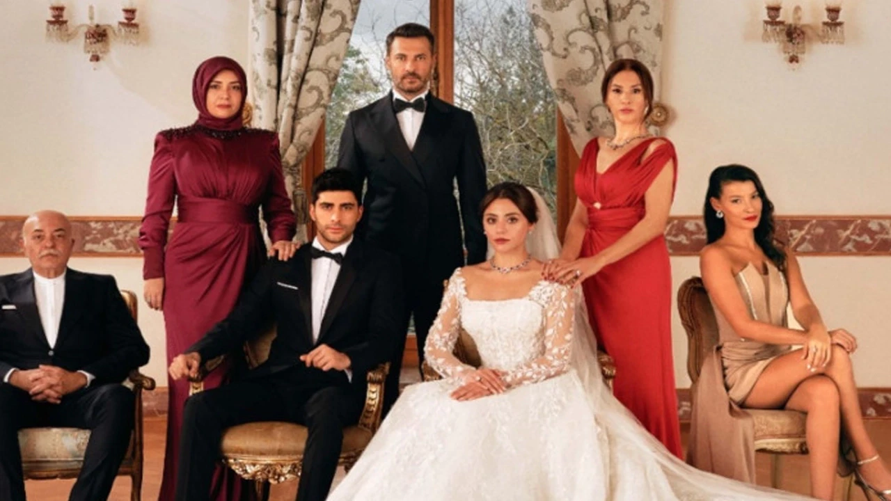 Kızılcık Şerbeti Dizisi Doğa ve Fatih galerisi resim 4