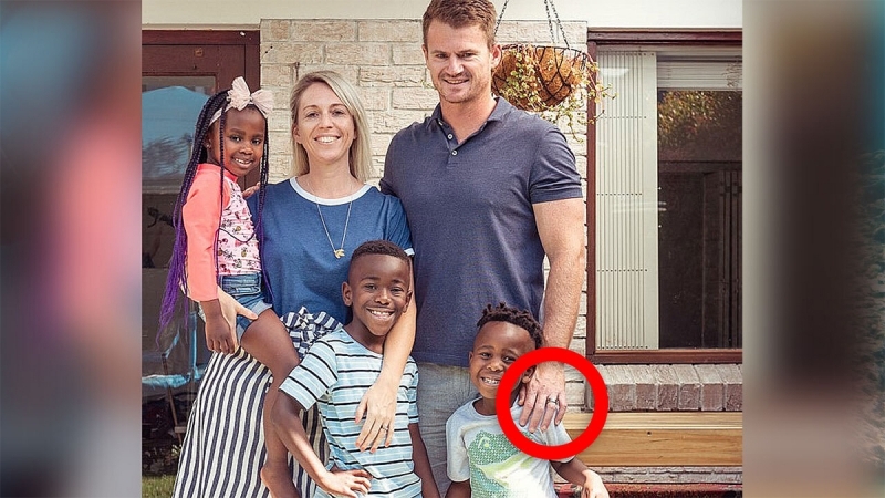 Son gün konakladıkları ev sahibi aile ile fotoğraf çektirmişlerdi. galerisi resim 4