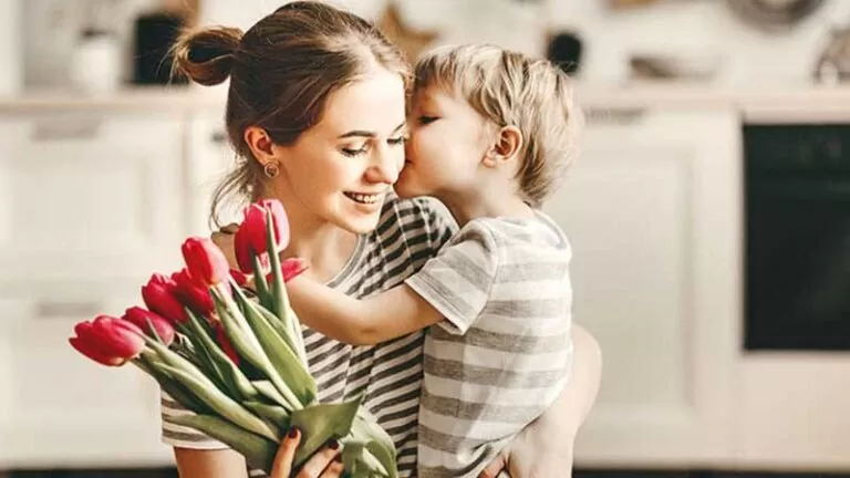 “Hadi hadi çok konuşma. Anneler çocuklarını çok severler. galerisi resim 1