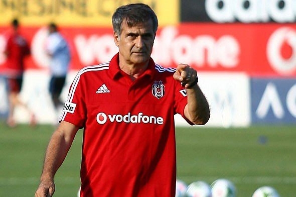 Şenol Güneş 4 Futbolcunun Biletini Kesti galerisi resim 2