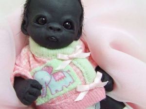 Sosyal medyayı sallayan bu bebeğin sırrı çözüldü..!