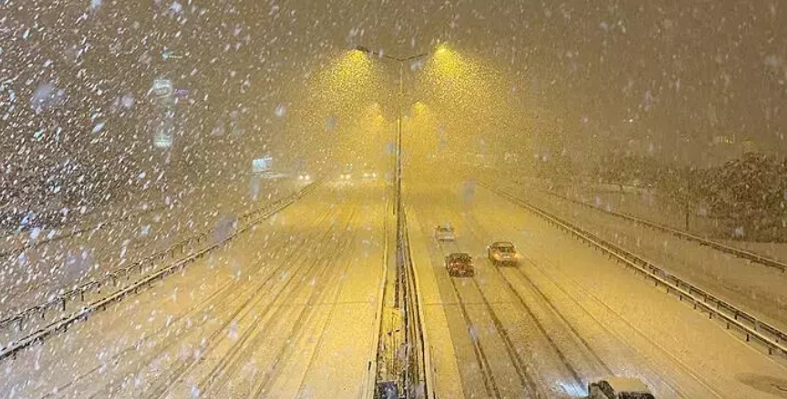 Yoğun kar gece yarısı başlıyor! galerisi resim 2