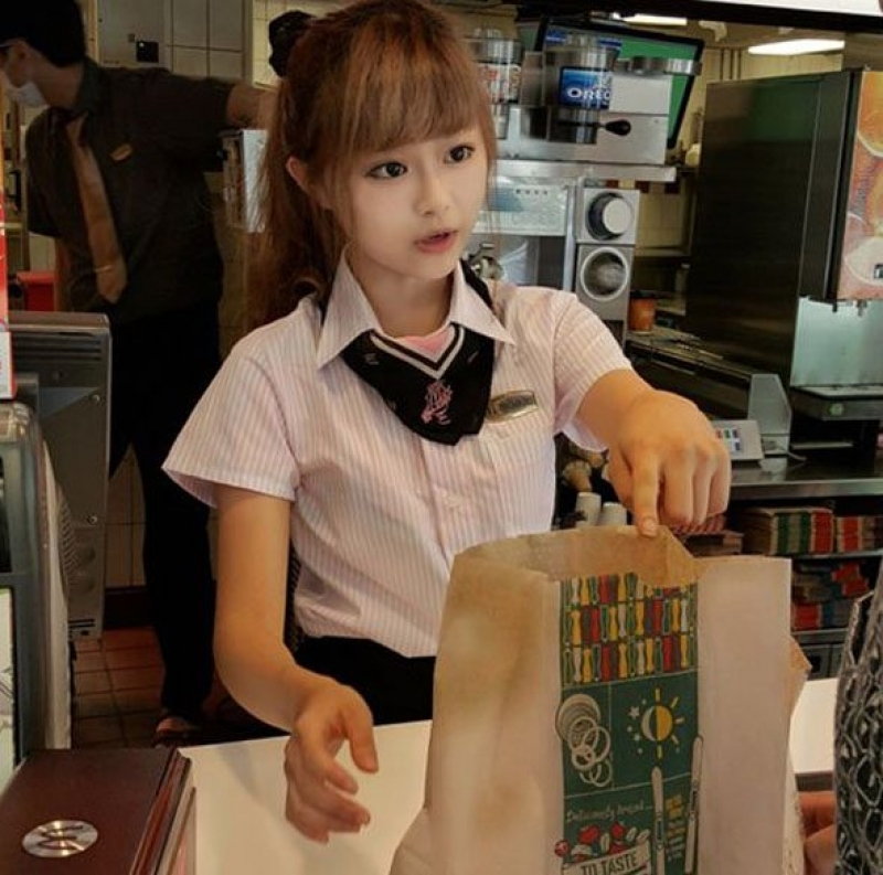 'McDonald’s Tanrıçası' sosyal medyayı salladı galerisi resim 5