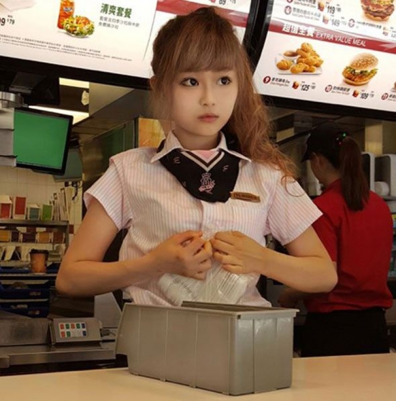 'McDonald’s Tanrıçası' sosyal medyayı salladı galerisi resim 7