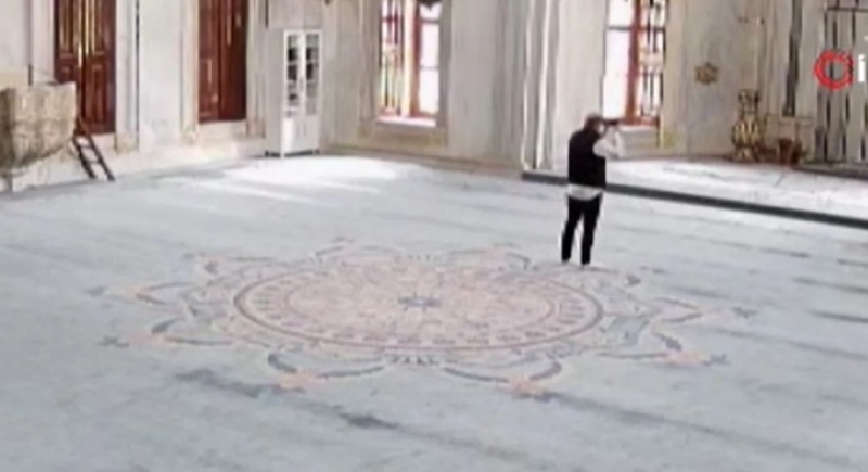 İstanbul’da Camide Yaşandı galerisi resim 1