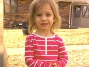 Havuzdan Çıktıktan Sonra Garip Davranmaya Başladı