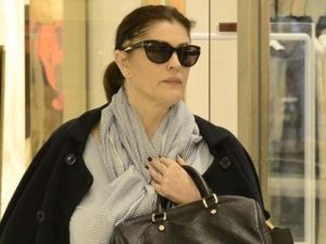 YEŞİLÇAM’IN ÜNLÜ OYUNCUSU GÜZELLİĞİYLE BÜYÜLÜYORDU BAKIN ŞİMDİ NE HALDE.