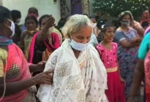 Cenaze töreni düzenlediği eşini eve gelince karşısında gördü! galerisi resim 2