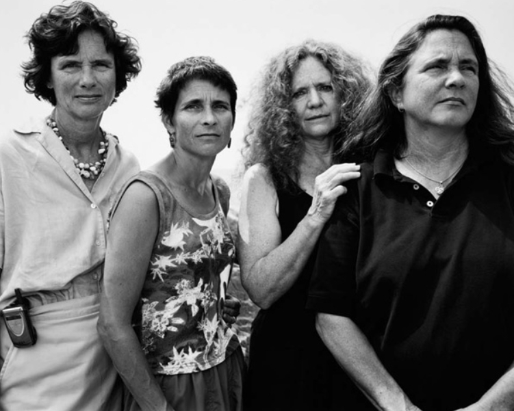 Genç kız kardeşin yıllar içindeki değişimi galerisi resim 3