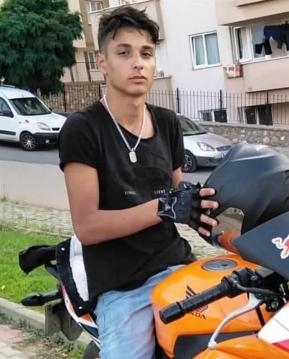 Otostop yapan 2 genci galerisi resim 2