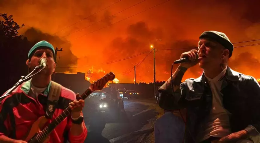 Athena Konseri Yangın Nedeniyle Ertelenmek Zorunda Kaldı galerisi resim 1