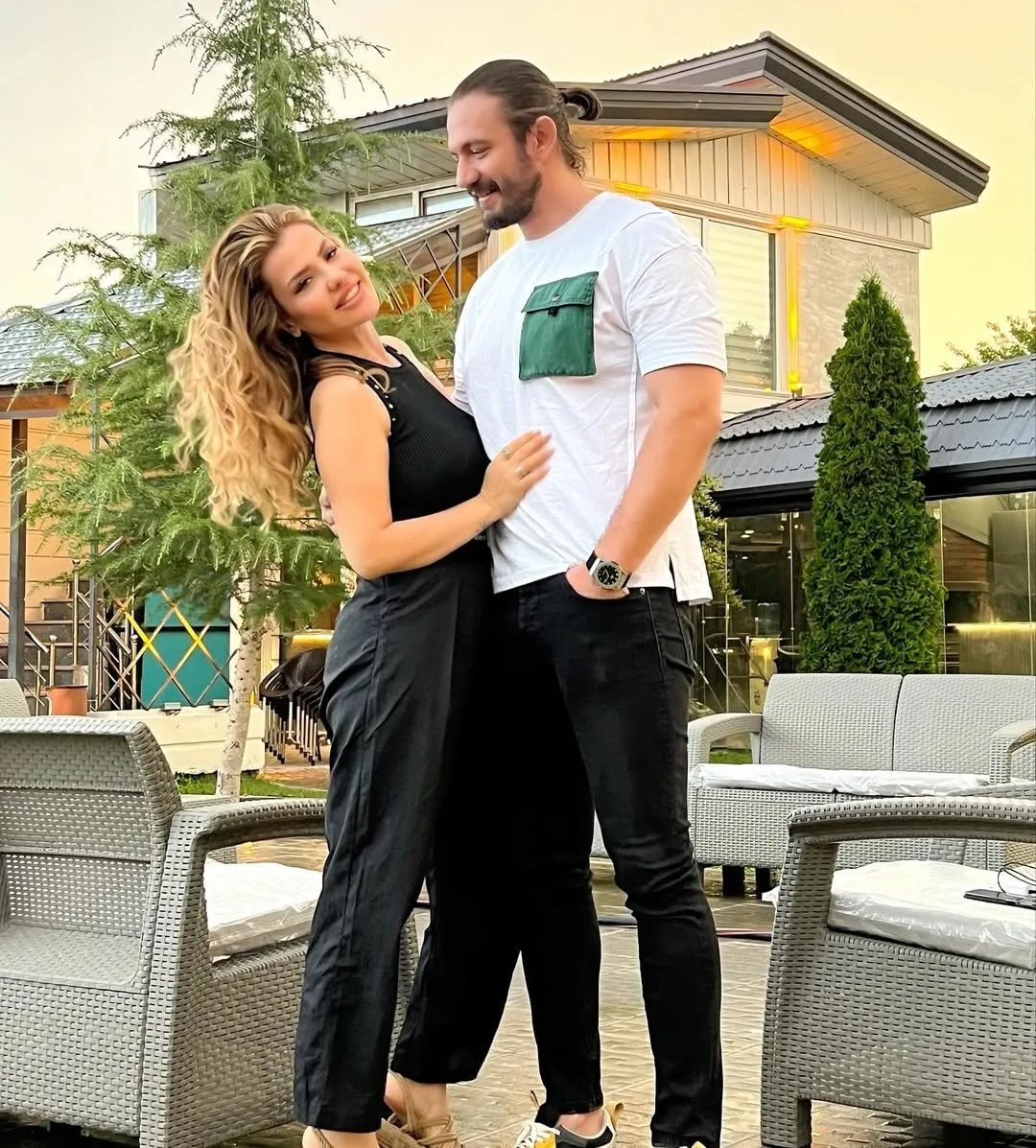 Şarkıcı Lara’dan üzücü haber galerisi resim 2