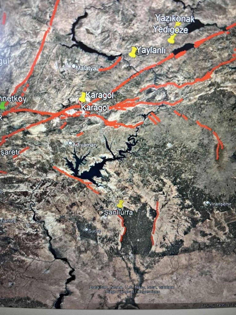Deprem meydana geldi. galerisi resim 2