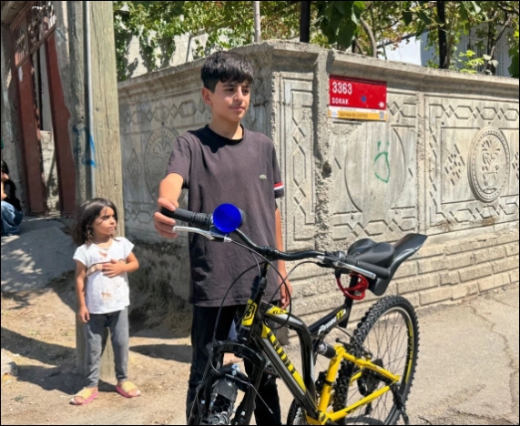 ALtınların sahibi çocuğa bakın ne aldı ? galerisi resim 3