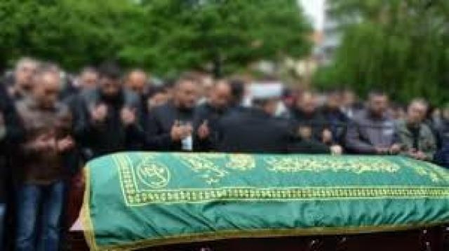 Son kez görmek için tabutu açtıklarında galerisi resim 2