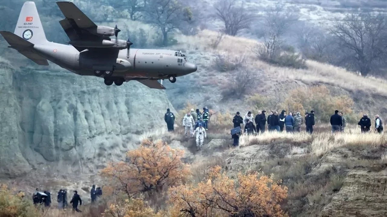 Düşen Uçak Hakkında galerisi resim 1