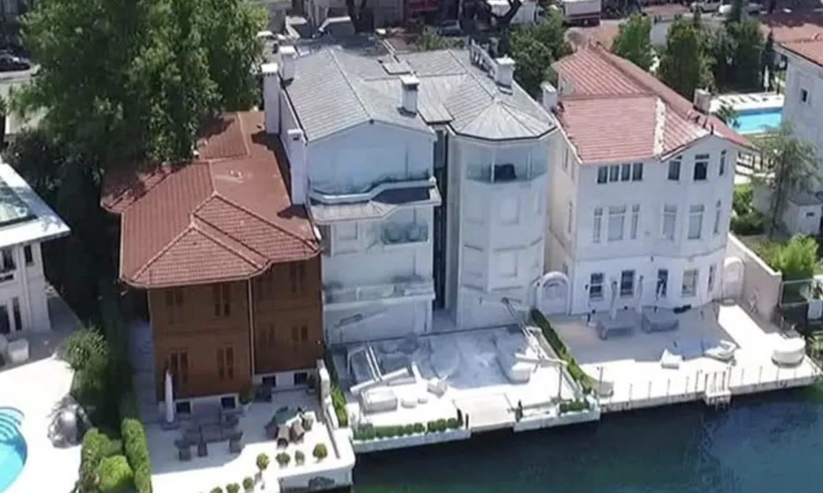 Ebru Gündeş’in 14 yaşındaki kızı galerisi resim 3