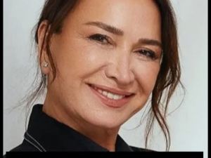 Usta Oyuncumuz Demet Akbağ