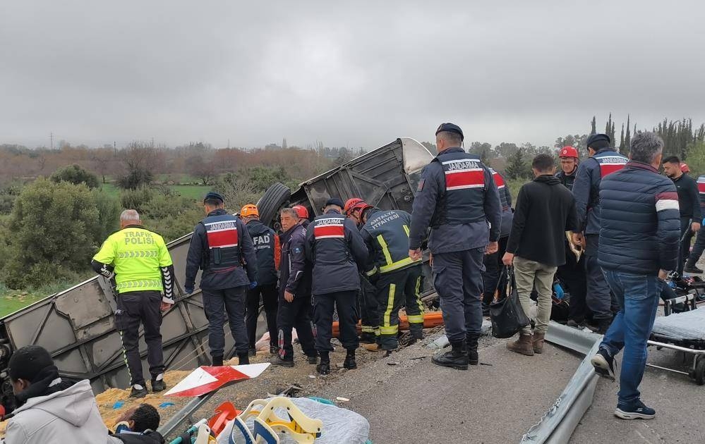 Antalya'da Otobüs Kazası galerisi resim 3