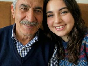 Anne ve babam öldükten sonra dedem beni tek başına büyüttü.
