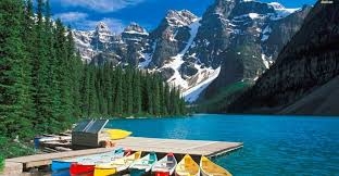 Genç kız, el aynasında makyajını kontrol etti… galerisi resim 4