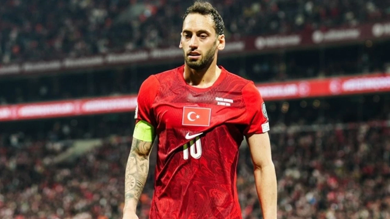 Hakan Çalhanoğlu'ndan Açıklama galerisi resim 2