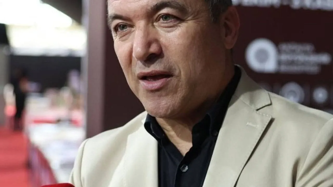 İsmail Küçükkaya galerisi resim 1