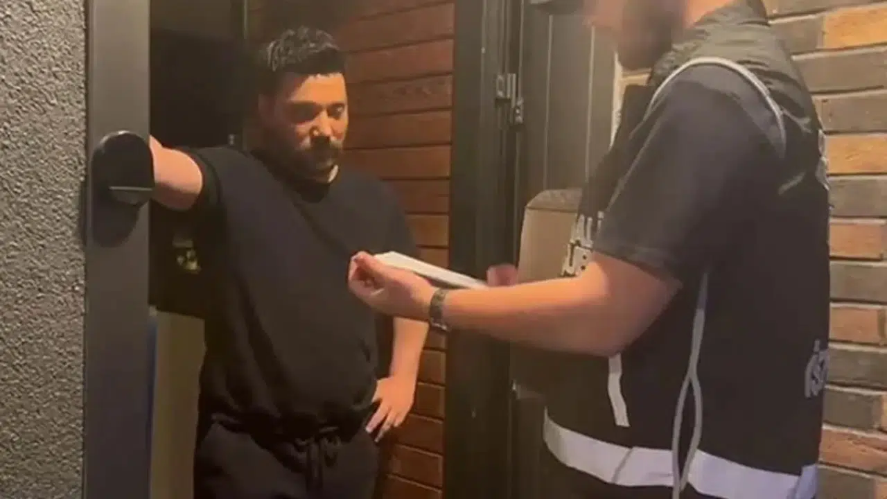 Oğuzhan Uğur'un "mal varlığı galerisi resim 1