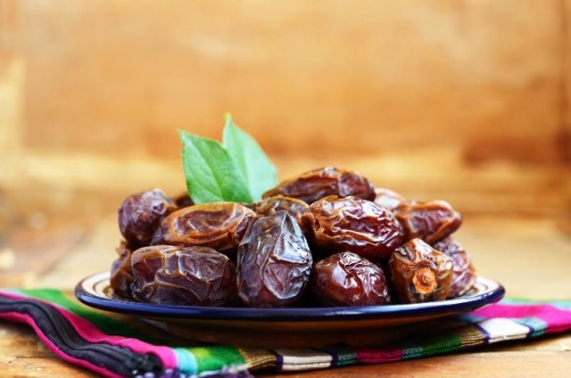 Bir Bardak Suya Bir Adet Kuru Hurma Koyup Bekletin Ve... Bakın Neye İyi  galerisi resim 8