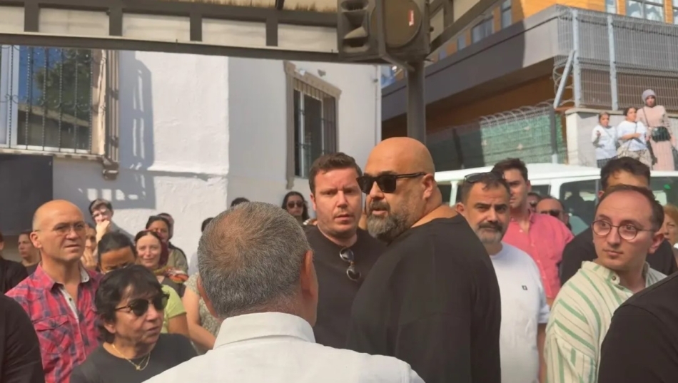 Ünlü şef bugün son yolculuğuna uğurlandı.Vefat sebebi.. galerisi resim 2