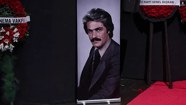 Yeşilçam’ın usta dev ismi Kadir İnanır galerisi resim 3
