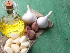 HIZLI SAÇ UZATMA ve SAÇ ÇIKARMA ( Zeytinyağı – Sarımsak Karışımı )