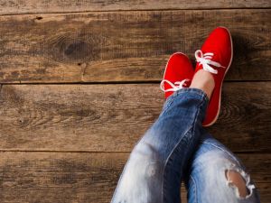 Canınızı acıtan topuk çatlaklarından kurtulmanız için muhteşem   Çözüm!