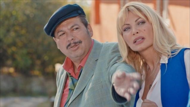 ÜNLÜ SANATÇIDAN SEVENLERİNİ ÇOK ÜZECEK HABER! galerisi resim 3