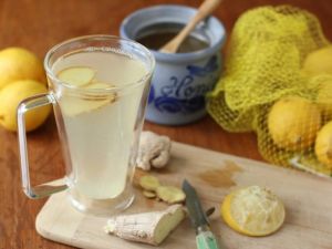 Öksürük İçin Bal ve Limon