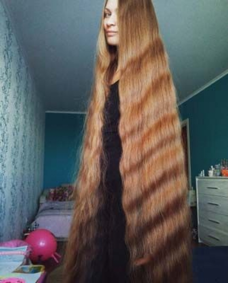 Saçlarını 13 Yıldır Uzatıyor İşte Gerçek Rapunzel Görenler bir daha bakı galerisi resim 2