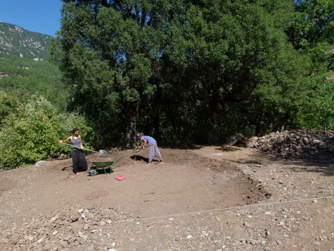 3.5 YAŞINDAKİ KIZIYLA 1500 TL'YE EV YAPTI galerisi resim 2