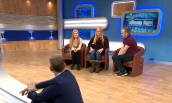 40 YIL SONRA ARADIĞI BABASININ KADIN OLDUĞUNU ÖĞRENİNCE ŞOK OLDU !!! galerisi resim 2