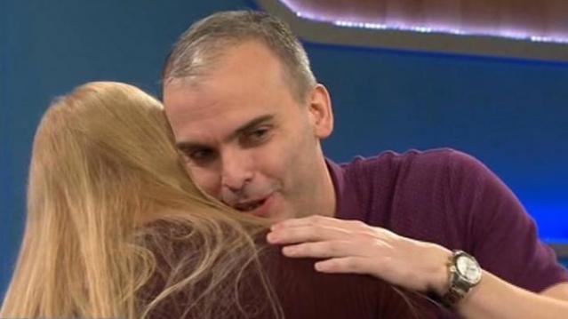 40 YIL SONRA ARADIĞI BABASININ KADIN OLDUĞUNU ÖĞRENİNCE ŞOK OLDU !!! galerisi resim 3