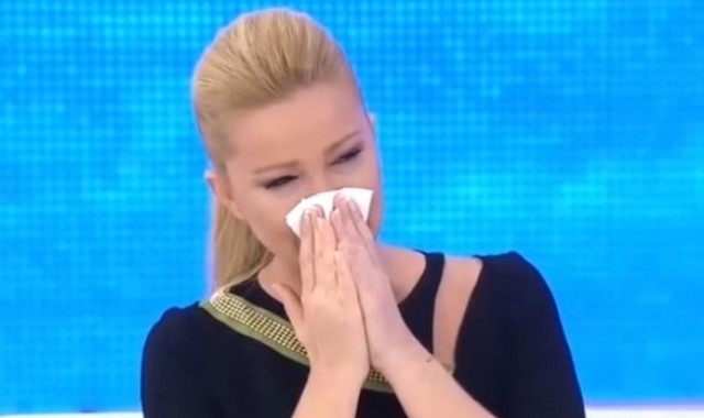 ŞOKE EDEN OLAY!!! MÜGE ANLI ÖLÜM HABERİNİ DUYUNCA YIKILDI... galerisi resim 8