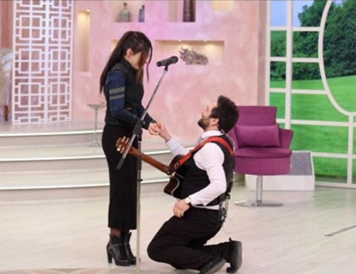 Esra Erol Zuhal Topal ve Seda Sayan’ın korktuğu başına geldi galerisi resim 4