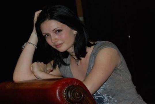 YASEMİN ALLEN'IN 10 YIL ÖNCEKİ HALİ ŞOK ETTİ!!! galerisi resim 3