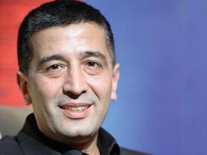 SON DAKİKA! CANLI YAYIN ESNASINDA KALP KRİZİ GEÇİRDİ!