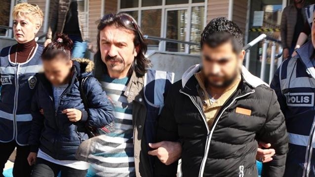 Sokakta tanıştığı yaşlı insanları evine davet edip onlarla ilişkiye giri galerisi resim 3