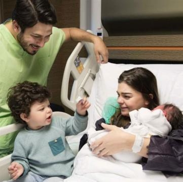 ÜNLÜ OYUNCU İKİNCİ KEZ ANNE OLDU galerisi resim 3