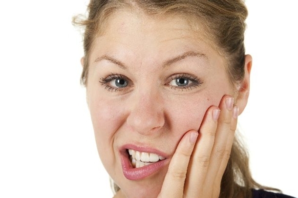 Uykuda diş gıcırdatma nedir? Tedavisi ve belirtileri! galerisi resim 2