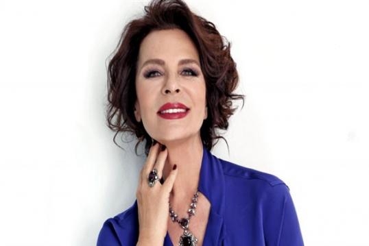 YEŞİLÇAM'IN ÜNLÜ OYUNCUSU HÜLYA KOÇYİĞİT'TEN HAYRANLARINI ÜZEN galerisi resim 2