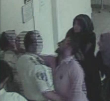 Makasla saldırıp yerde sürüklediler! galerisi resim 3