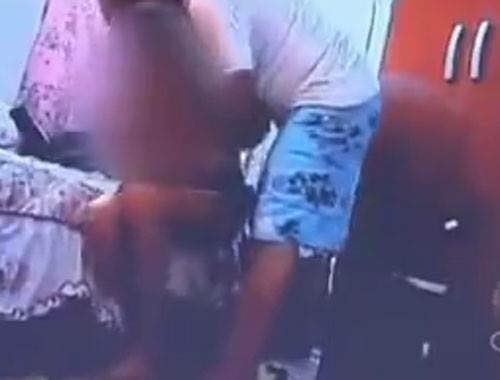 Babasının tacizini gizli kameraya kaydetti! galerisi resim 3