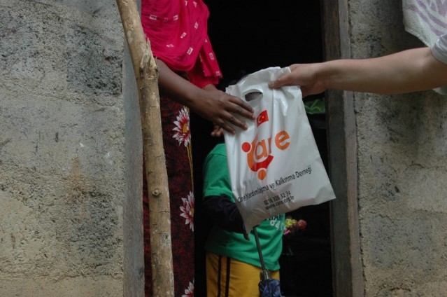 KOMŞUSU KURBAN ETİNİ KABUL ETMEYİNCE PAKET YAPIP GİTTİ... SONRASI AKILAL galerisi resim 2